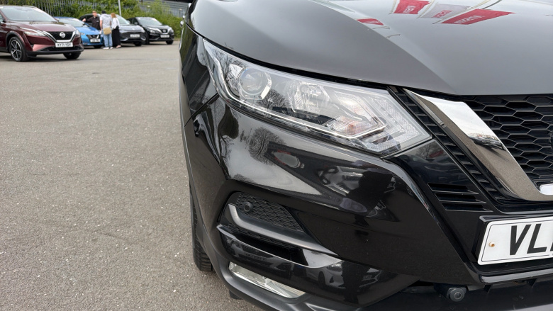 Nissan Qashqai 1.3 DiG-T Acenta Premium 5dr Petrol Hatchback